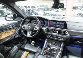 Подержанный автомобиль BMW X6 M 2020 года (16 фото)