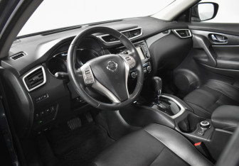 Подержанный автомобиль Nissan X-Trail 2015 года (9 фото)