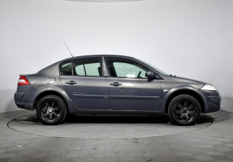Подержанный автомобиль Renault Megane Sedan 2007 года (4 фото)