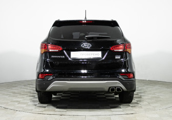 Подержанный автомобиль Hyundai Santa Fe 2016 года (6 фото)