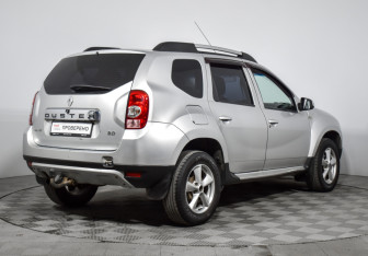 Подержанный автомобиль Renault Duster 2012 года (5 фото)
