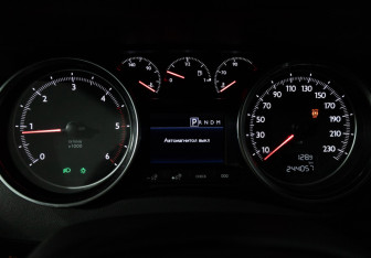 Подержанный автомобиль Peugeot 508 Sedan 2012 года (12 фото)