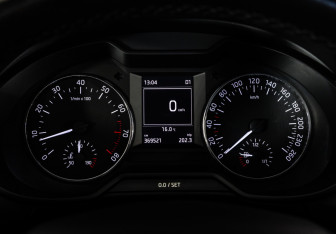Подержанный автомобиль Skoda Octavia Liftback 2013 года (24 фото)