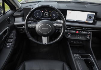 Подержанный автомобиль Hyundai Sonata 2024 года (13 фото)