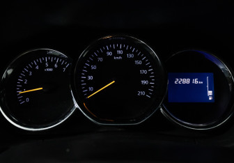 Подержанный автомобиль Renault Duster 2015 года (12 фото)