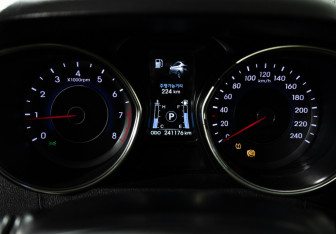 Подержанный автомобиль Hyundai Avante Sedan 2011 года (12 фото)