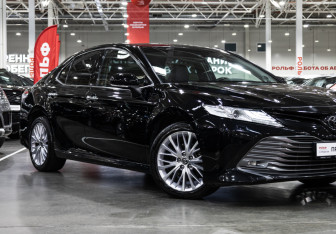 Подержанный автомобиль Toyota Camry Sedan 2020 года (4 фото)