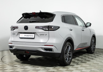 Подержанный автомобиль Changan UNI-S 2024 года (5 фото)
