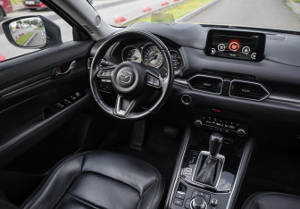 Подержанный автомобиль Mazda CX-5 2020 года (11 фото)