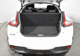 Подержанный автомобиль Nissan Juke 2015 года (20 фото)
