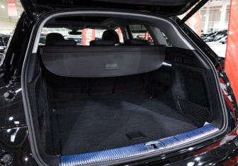 Подержанный автомобиль Audi Q5 2021 года (28 фото)