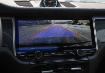 Подержанный автомобиль Porsche Macan 2014 года (21 фото)