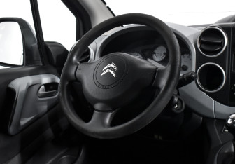 Подержанный автомобиль Citroen Berlingo 2013 года (13 фото)