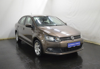 Подержанный автомобиль Volkswagen Polo Sedan 2015 года (3 фото)