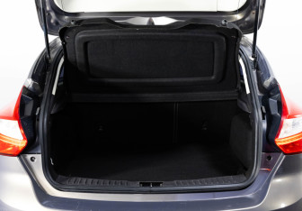 Подержанный автомобиль Ford Focus Hatchback 2013 года (20 фото)