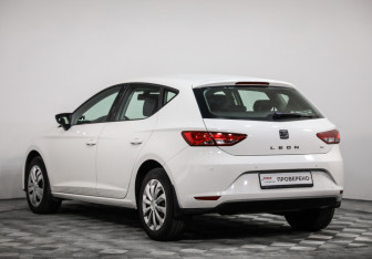 Подержанный автомобиль SEAT Leon Hatchback 2013 года (7 фото)