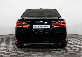 Подержанный автомобиль Toyota Camry Sedan 2015 года (7 фото)