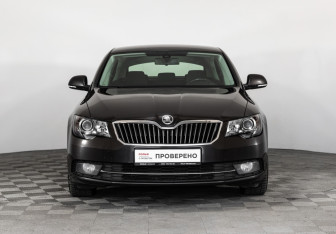 Подержанный автомобиль Skoda Superb Liftback 2014 года (2 фото)
