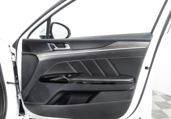 Подержанный автомобиль Kia K5 2022 года (29 фото)