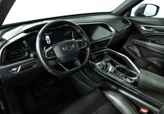 Подержанный автомобиль Geely Tugella 2023 года (11 фото)