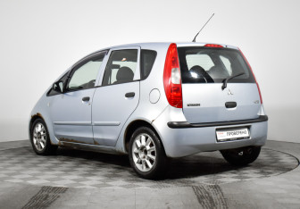 Подержанный автомобиль Mitsubishi Colt Hatchback 2008 года (7 фото)