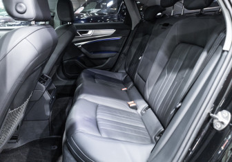 Подержанный автомобиль Audi A6 Sedan 2021 года (15 фото)