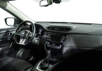 Подержанный автомобиль Nissan X-Trail 2021 года (9 фото)