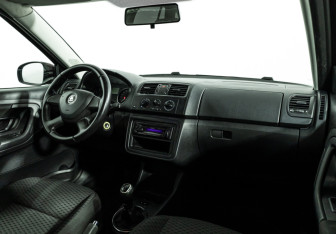 Подержанный автомобиль Skoda Fabia Wagon 2013 года (9 фото)