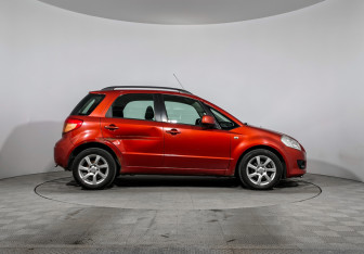 Подержанный автомобиль Suzuki SX4 Hatchback 2006 года (4 фото)