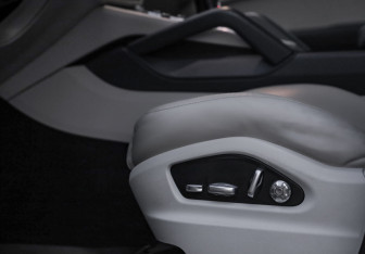 Подержанный автомобиль Porsche Cayenne 2019 года (27 фото)