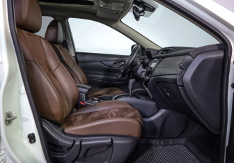 Подержанный автомобиль Nissan X-Trail 2021 года (23 фото)