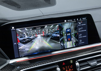 Подержанный автомобиль BMW X6 2021 года (36 фото)