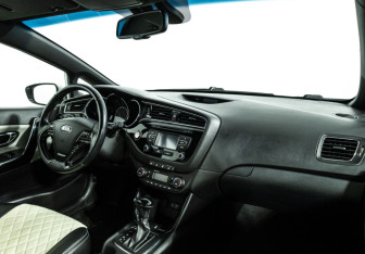 Подержанный автомобиль Kia Ceed Hatchback 2015 года (9 фото)