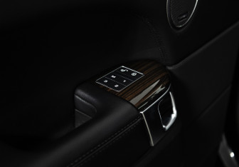 Подержанный автомобиль Land Rover Range Rover 2017 года (22 фото)