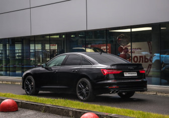 Подержанный автомобиль Audi A6 Sedan 2020 года (8 фото)