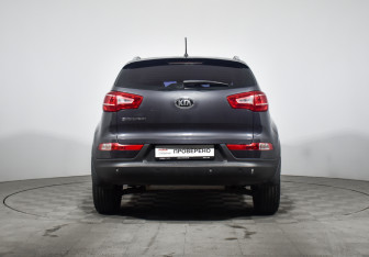 Подержанный автомобиль Kia Sportage 2011 года (6 фото)