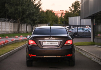 Подержанный автомобиль Hyundai Solaris Sedan 2014 года (7 фото)