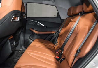 Подержанный автомобиль Omoda C5 2023 года (12 фото)