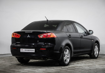 Подержанный автомобиль Mitsubishi Lancer Sedan 2008 года (5 фото)