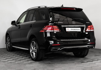 Подержанный автомобиль Mercedes-Benz GLE 2016 года (9 фото)