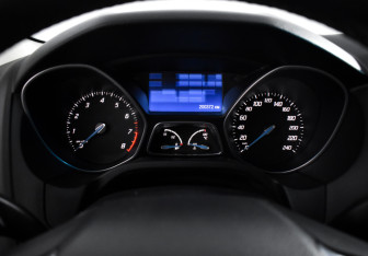Подержанный автомобиль Ford Focus Hatchback 2012 года (18 фото)
