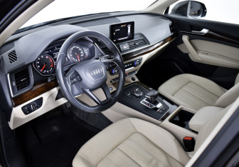 Подержанный автомобиль Audi Q5 2017 года (9 фото)