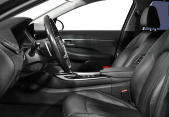 Подержанный автомобиль Hyundai Sonata 2020 года (13 фото)