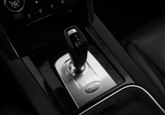 Подержанный автомобиль Land Rover Discovery Sport 2020 года (24 фото)