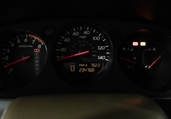 Подержанный автомобиль Acura MDX 2001 года (12 фото)