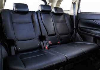 Подержанный автомобиль Mitsubishi Outlander 2013 года (15 фото)