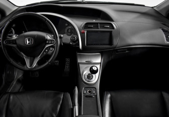 Подержанный автомобиль Honda Civic Hatchback 2008 года (14 фото)