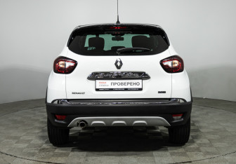 Подержанный автомобиль Renault Kaptur 2017 года (6 фото)