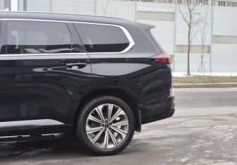 Подержанный автомобиль Exeed VX 2023 года (7 фото)