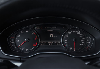 Подержанный автомобиль Audi Q5 2019 года (15 фото)